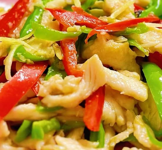 Stir-Fried Chicken Strips (Spicy) / 青椒鸡柳饭